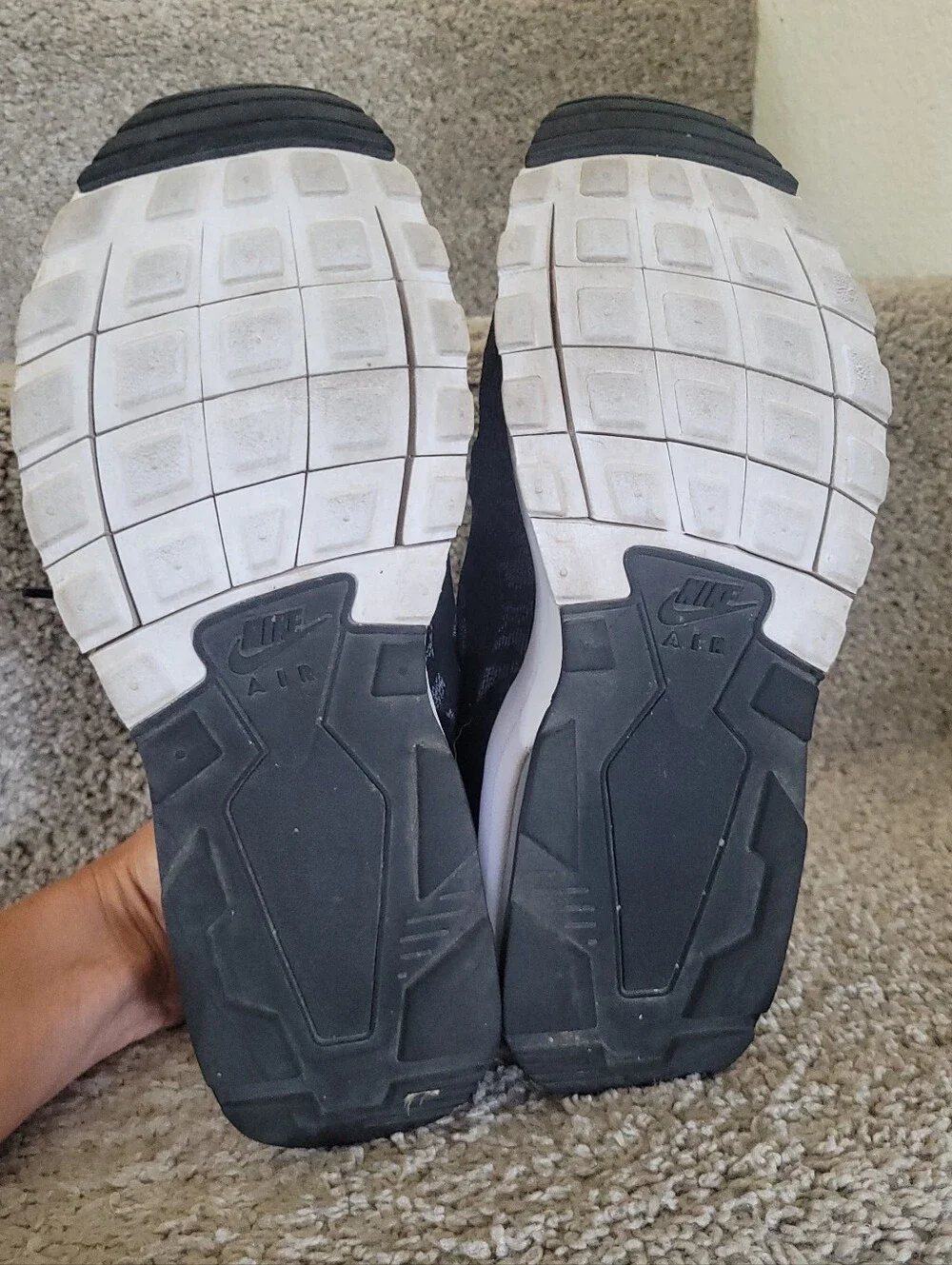 Nike Women's Air Max Motion LW ENG sneakers Size 6.5